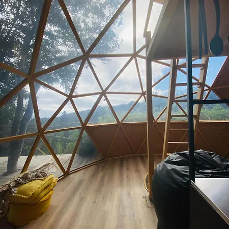 Eco-resort Domo Maestra